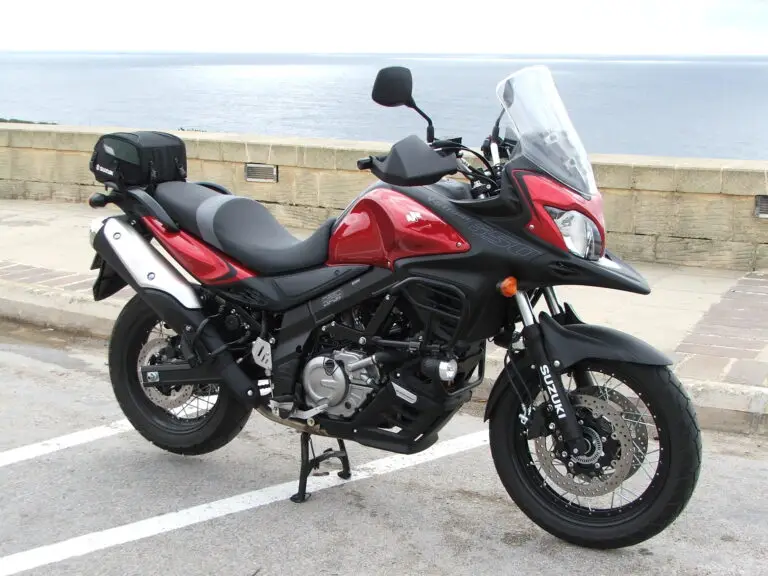 Suzuki V-Strom 650XT ABS macera motosikleti yandan görünüm
