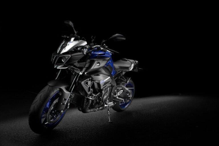 Naked motosiklet — temsili görsel