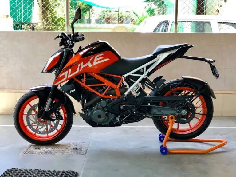 KTM 250 Duke Teknik Özellikleri, Yakıt Tüketimi ve İncelemesi (2026) 13 Naked motosiklet — temsili görsel