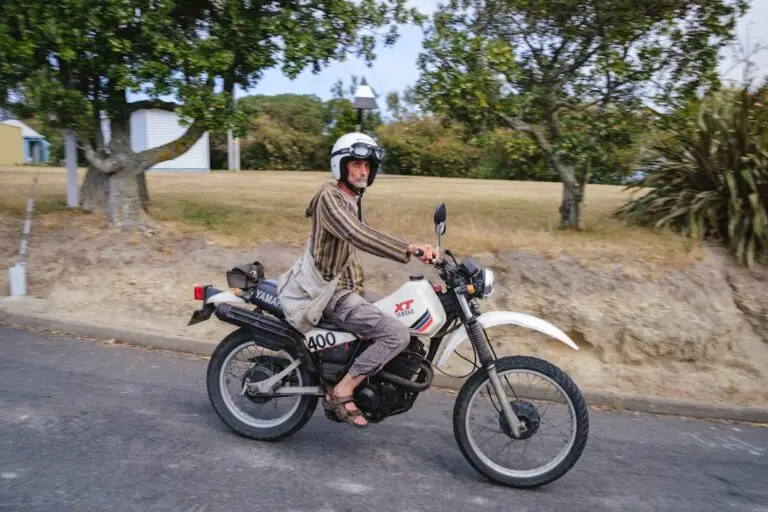 Yamaha WR125R enduro dual-sport motosiklet görseli