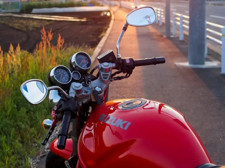 Naked motosiklet — temsili görsel