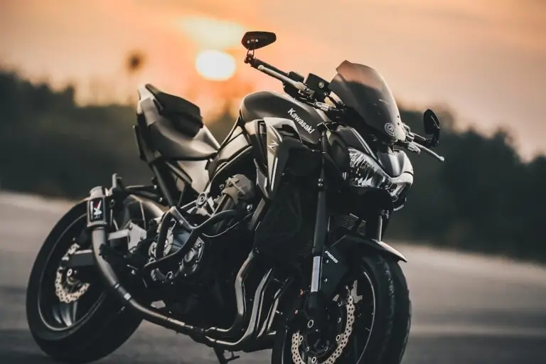 Naked motosiklet — temsili görsel