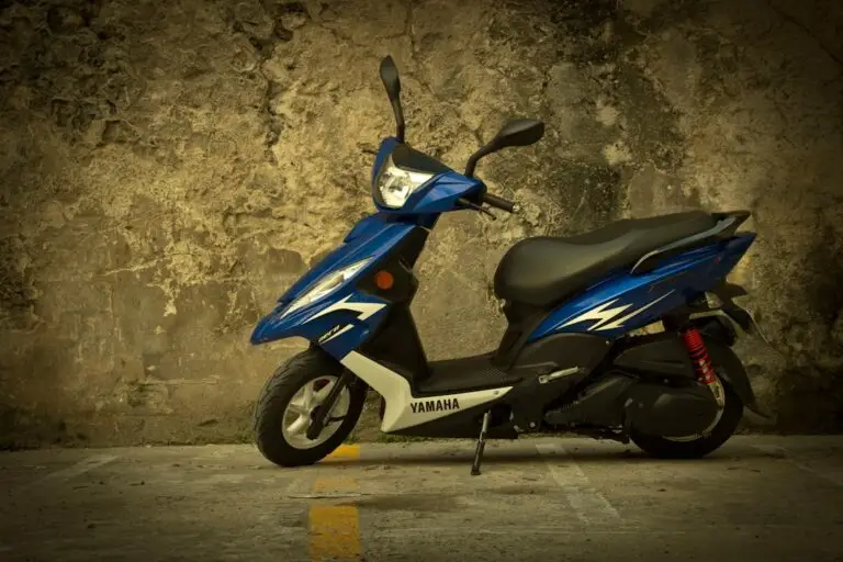 Yamaha NEO's elektrikli scooter görseli