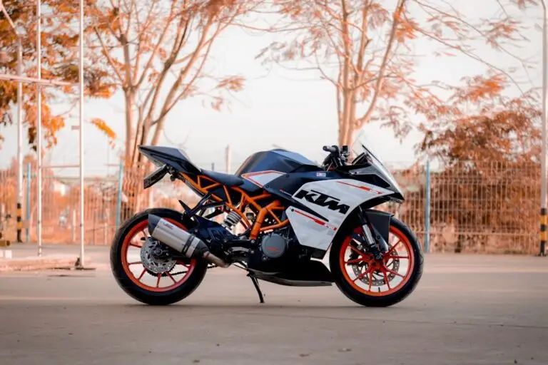 KTM RC 390 Teknik Özellikleri, Yakıt Tüketimi ve İncelemesi (2026) 14 Spor motosiklet — temsili görsel