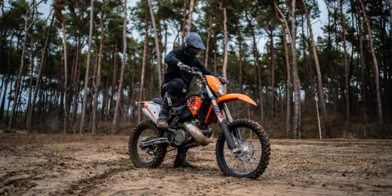KTM 390 Enduro R motosiklet görseli