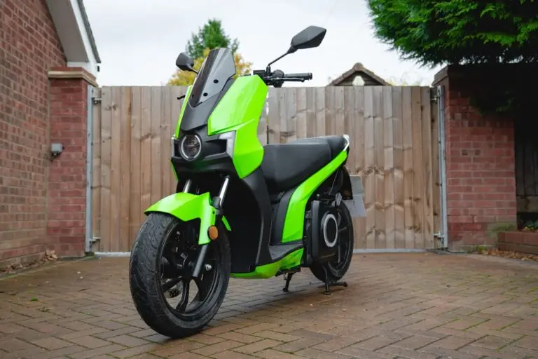 NIU MQi GT EVO elektrikli scooter görseli