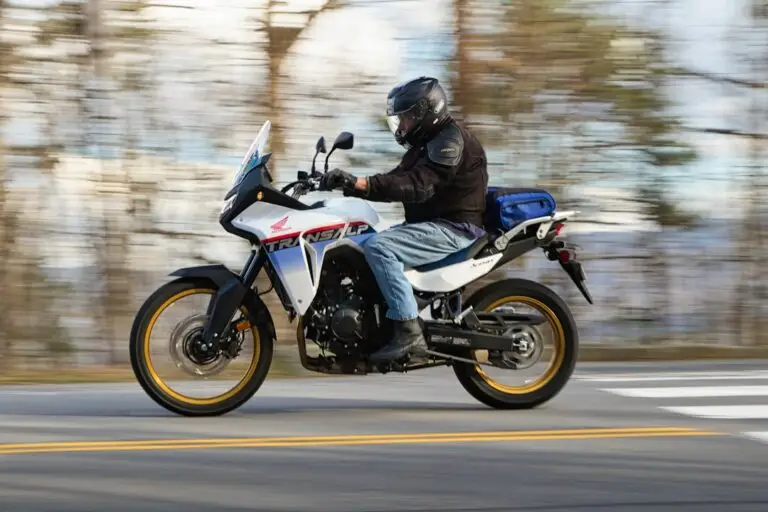 Sport touring motosiklet — temsili görsel