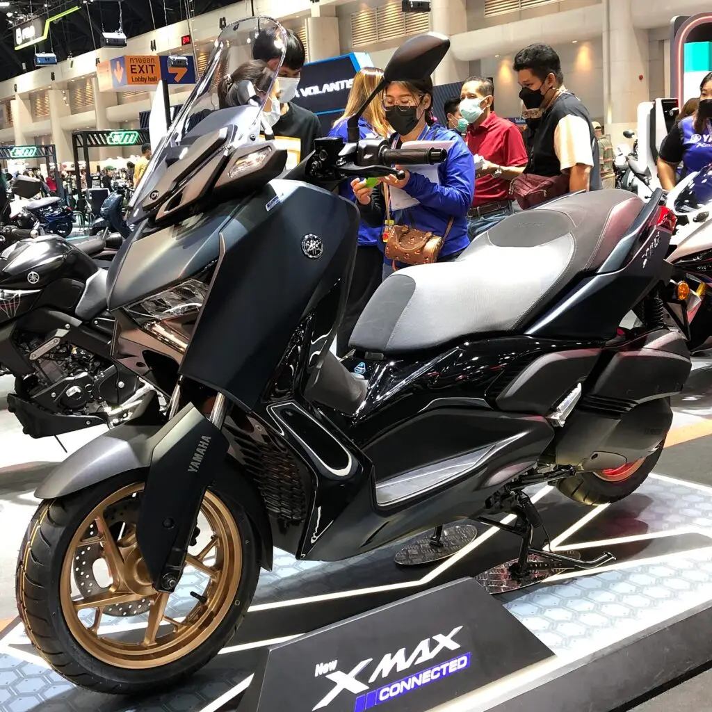 Yamaha XMAX 300 motosiklet fotoğrafı