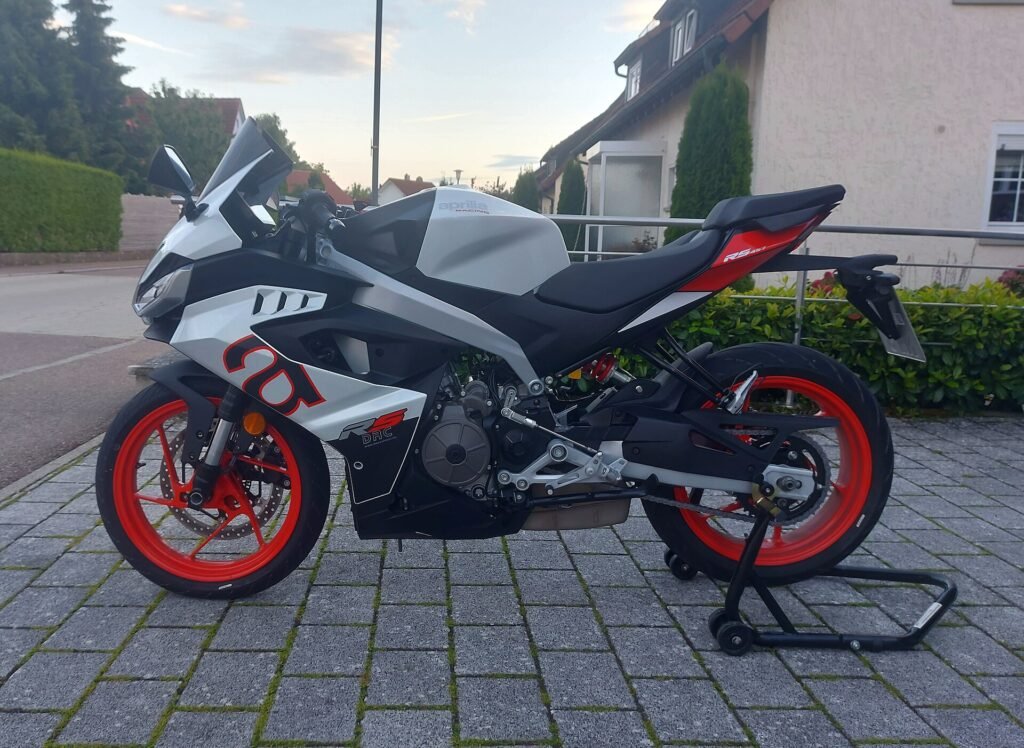 Aprilia RS 457 motosiklet fotoğrafı