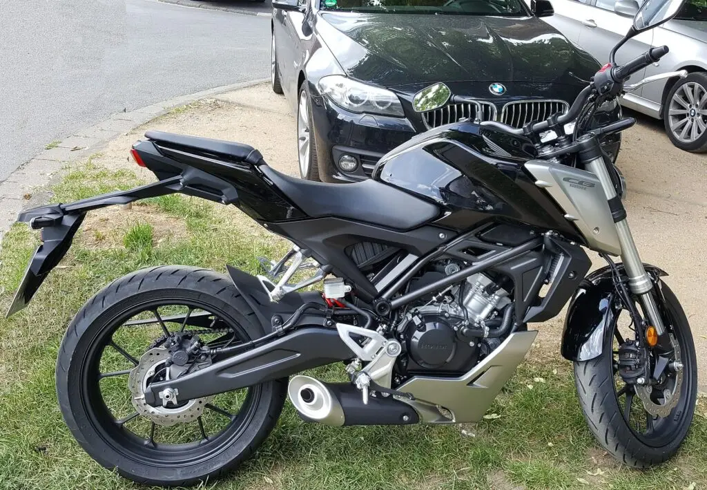 Honda CB125R motosiklet fotoğrafı