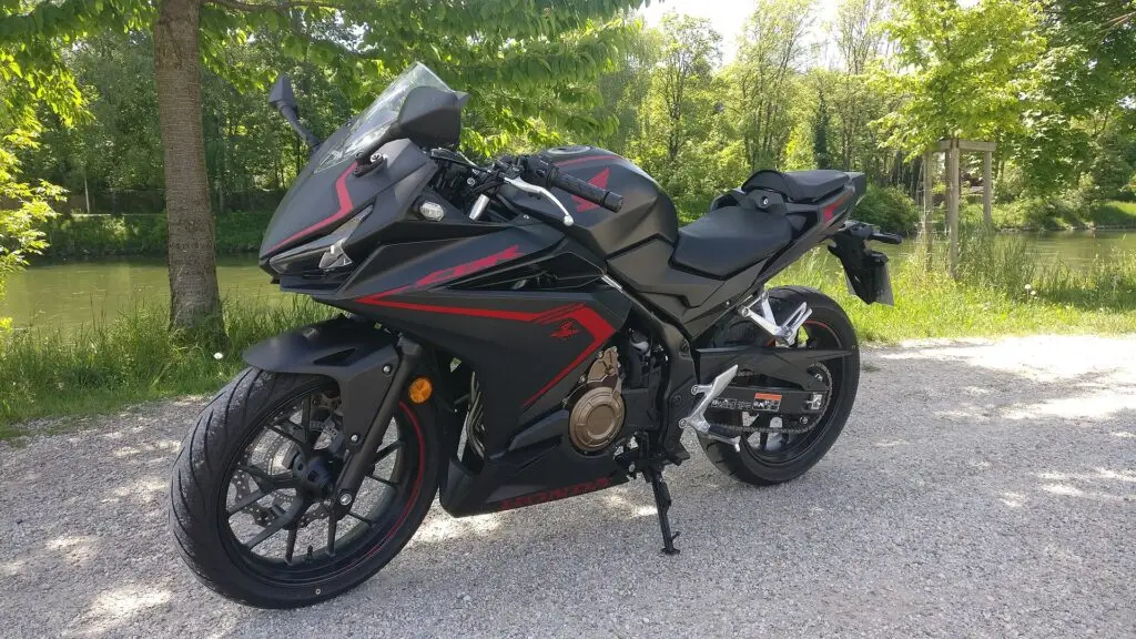 Honda CBR500R motosiklet fotoğrafı