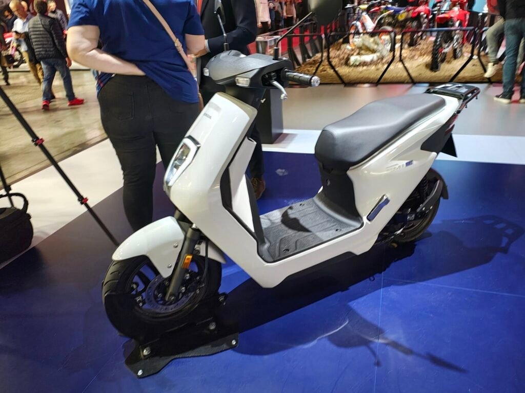 Honda EM1 e motosiklet fotoğrafı