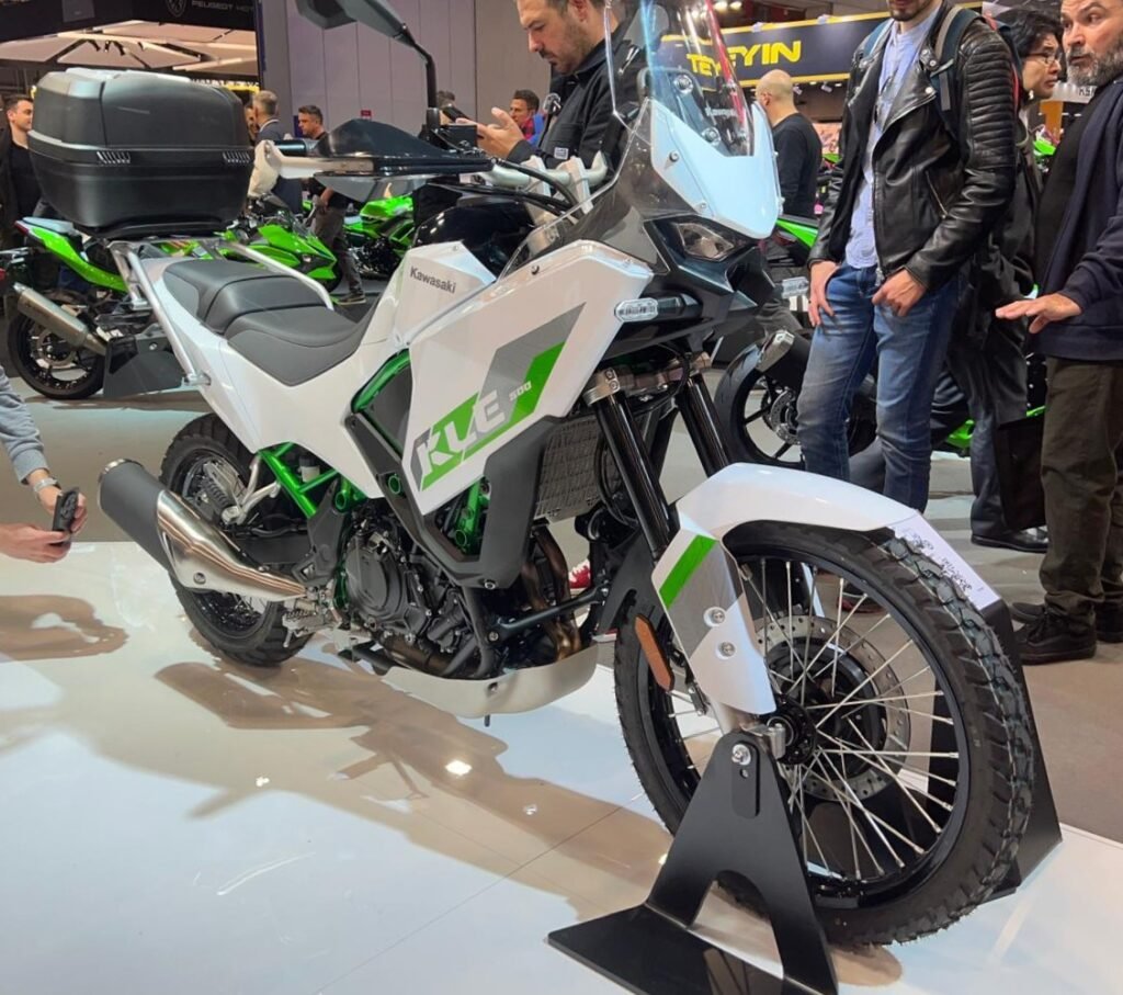 Kawasaki KLE500 motosiklet fotoğrafı