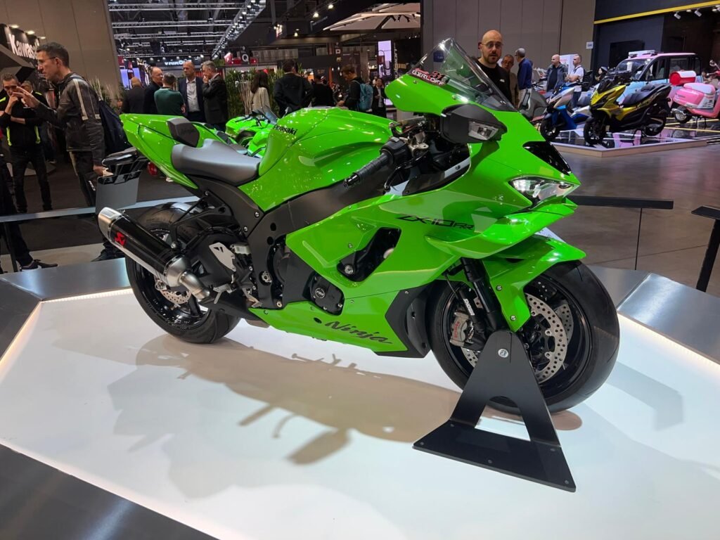 Kawasaki Ninja ZX-10RR motosiklet fotoğrafı