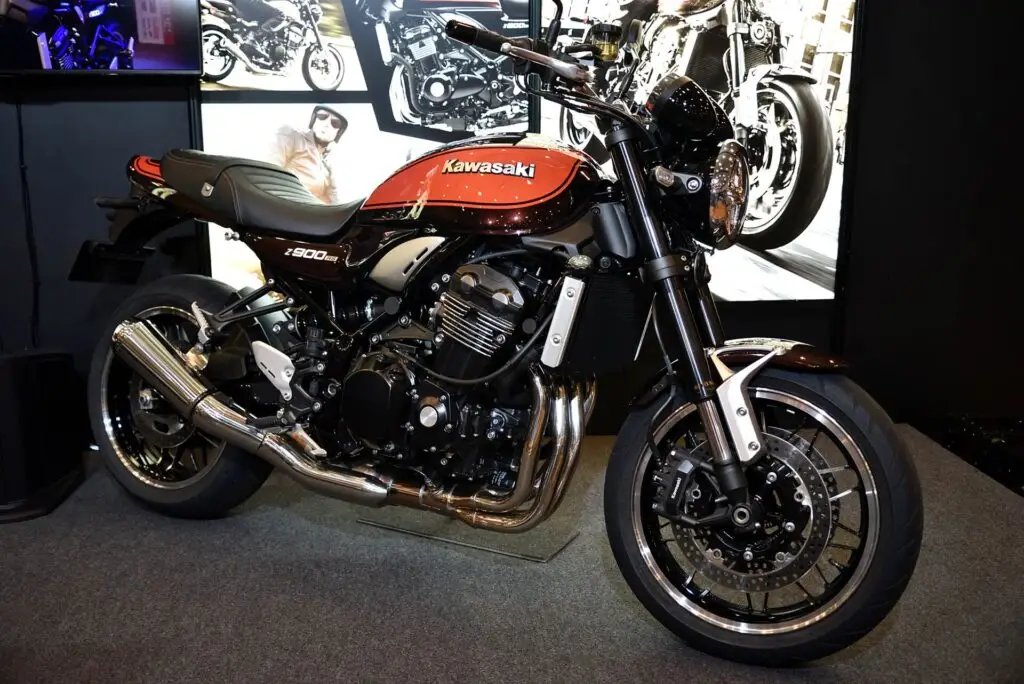 Kawasaki Z900RS motosiklet fotoğrafı