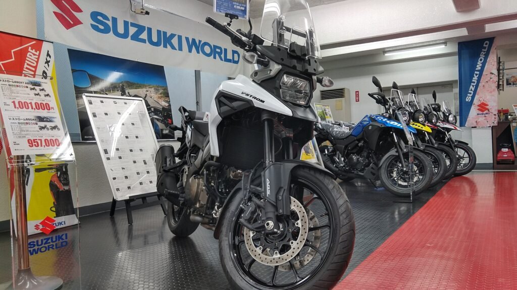 Suzuki V-Strom 1050 motosiklet fotoğrafı