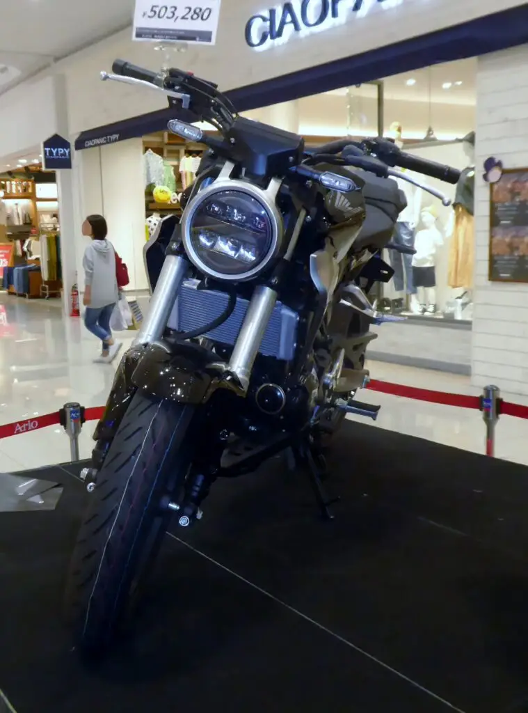 Honda CB250R motosiklet fotoğrafı
