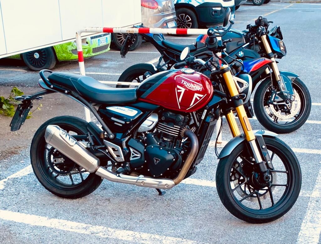 Triumph Speed 400 motosiklet fotoğrafı