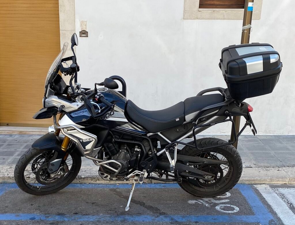 Triumph Tiger 900 motosiklet fotoğrafı