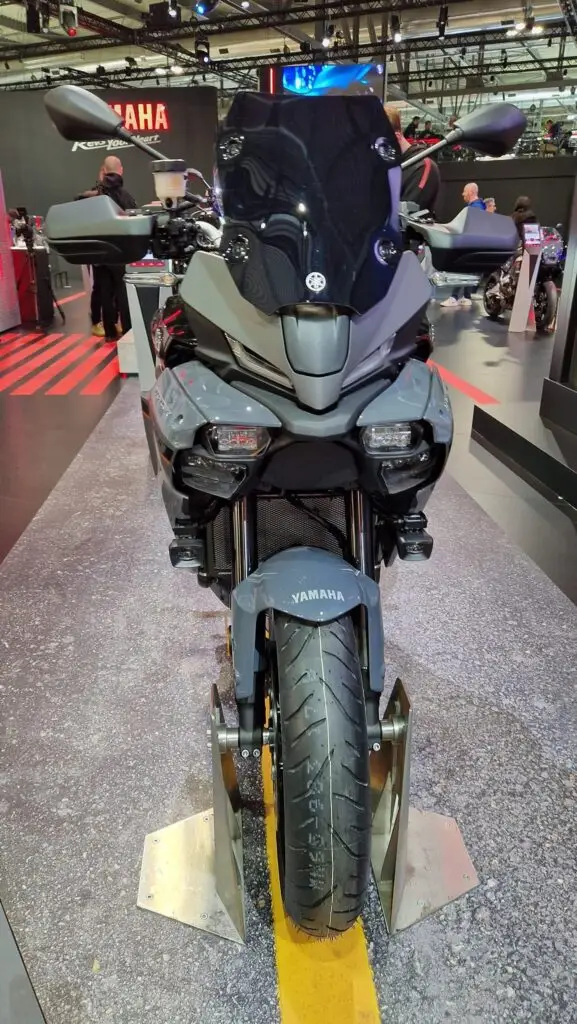 Yamaha Tracer 9 motosiklet fotoğrafı
