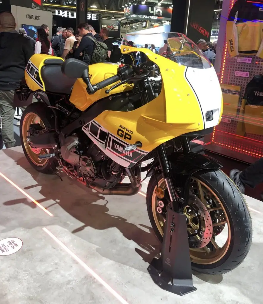 Yamaha XSR900 GP motosiklet fotoğrafı